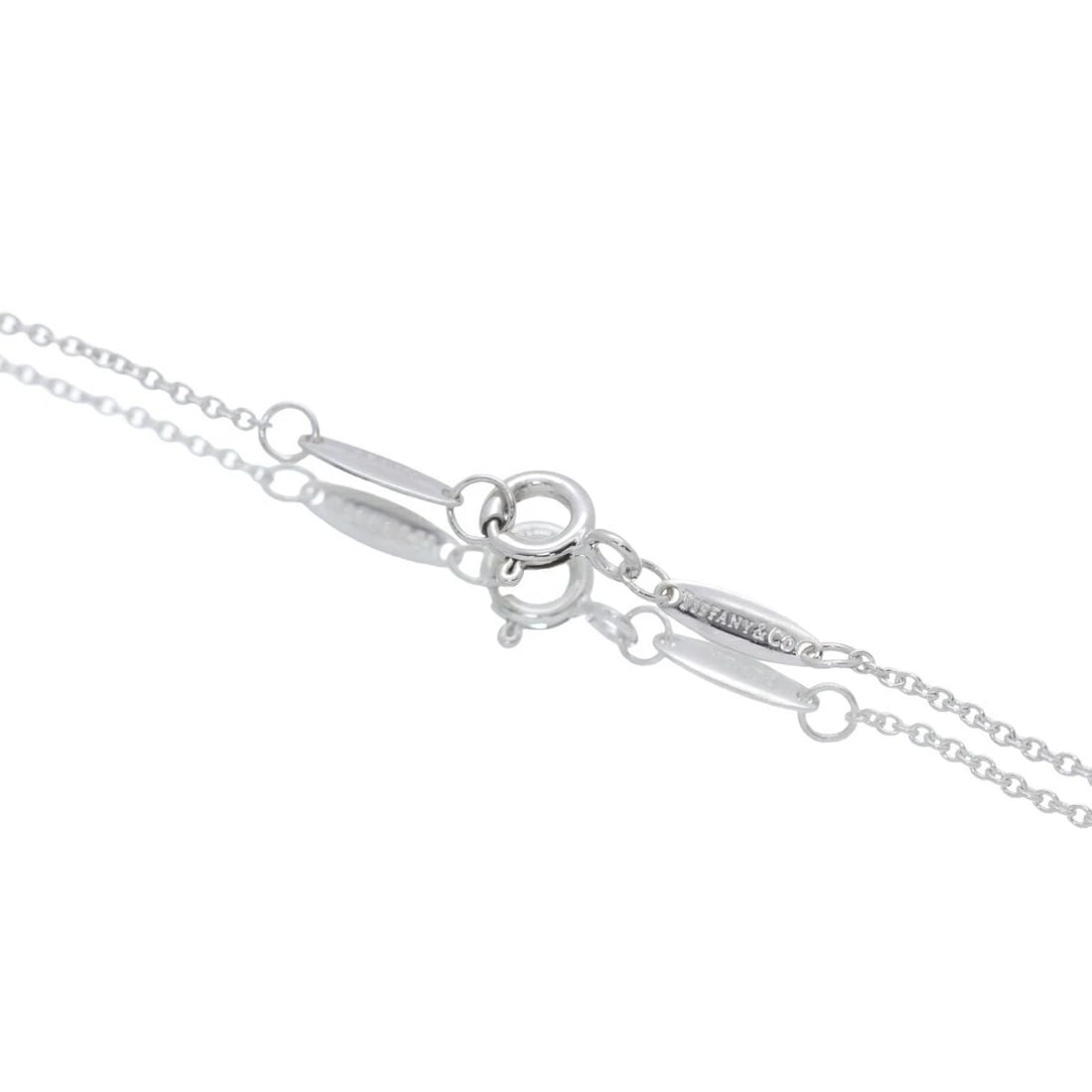 TIFFANY & CO. NECKLACE GREEN GARNET: Tiffany & Co. Necklace Green Garnet Brand: Tiffany & Co. Type/Style: Necklace Material: Ag925 (Silver), Color: SILVER Size: chain: 41 cm Top: Diameter 4.5 mm Accessories: None Accessories
