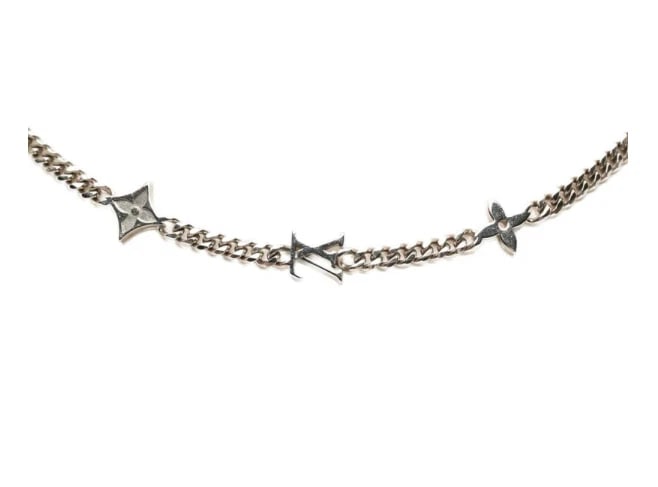 LOUIS VUITTON FLOWER MOTIF CHAIN NECKLACE SILVER METAL: Louis Vuitton Flower Motif Chain Necklace Silver Metal Brand: Louis Vuitton Type/Style: Necklaces Material: Metal, Color: SILVER Size: Total Length: Approx. 64cm Top: Approx. W9.0mm x H9.2mm Acces