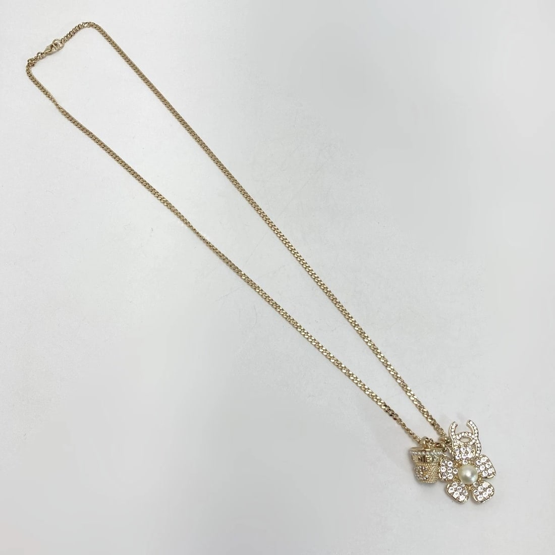 CHANEL NECKLACE GOLD GP RHINESTONE PEARL: CHANEL Necklace Gold GP Rhinestone Pearl Brand: CHANEL Type/Style: Necklace Material: GP, Color: Gold Size: Approximately 78.5cm Accessories: None Accessories Notice: When purchasing pre-owned goods,