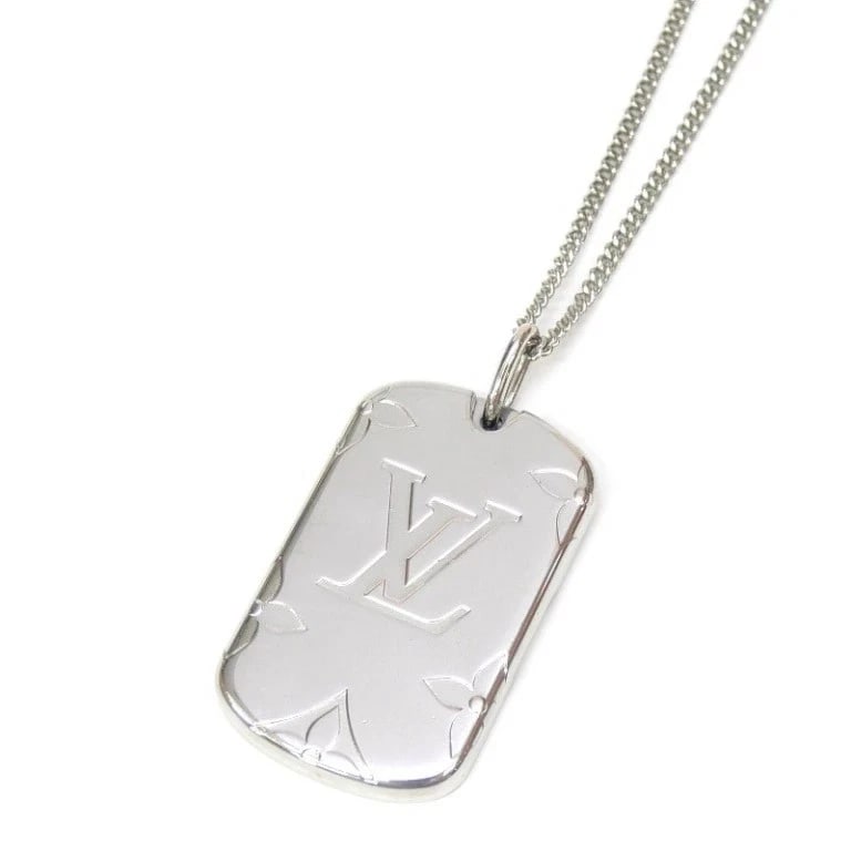 LOUIS VUITTON LOCKET NECKLACE MONOGRAM: Louis Vuitton Locket Necklace Monogram Brand: Louis Vuitton Type/Style: Necklace Material: None, Color: Silver Size: Chain length: 72cm, width: 2mm, Top size: 2.5?4cm Accessories: None Acc