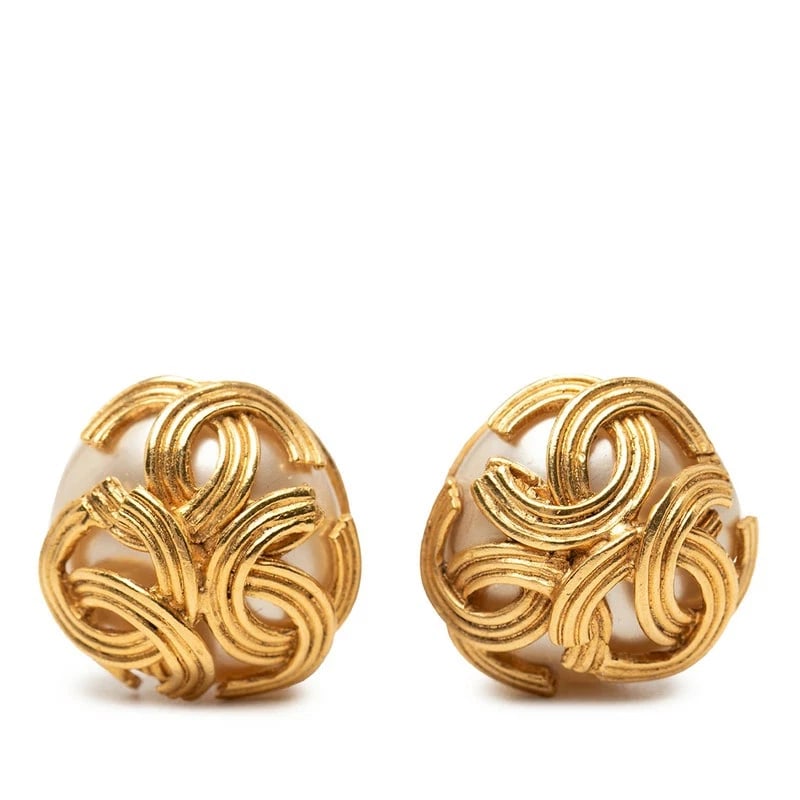 CHANEL COCO MARK EARRINGS GOLD PLATED PEARL: CHANEL Coco Mark Earrings Gold Plated Pearl Brand: CHANEL Type/Style: Earrings Material: Plated Faux Pearl, Color: gold Size: Approx. 21.4mm x 23.3mm Accessories: None Accessories Notice: