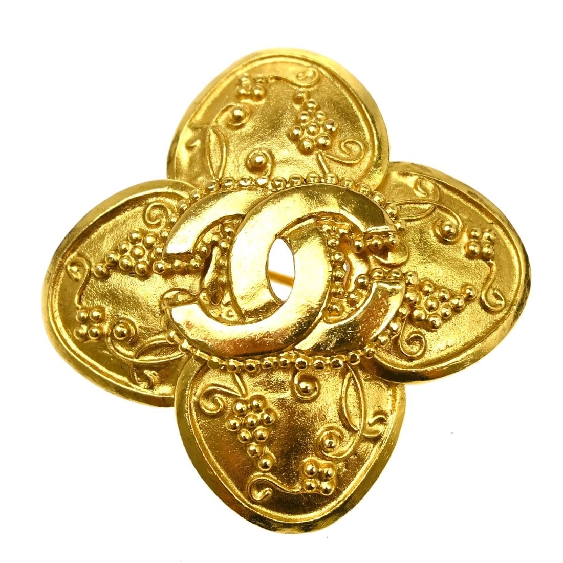 BEST07 CHANEL CROSS BROOCH PIN GOLD: Best07 Chanel Cross Brooch Pin Gold Brand: Chanel Type/Style: Brooch Material: Gold Plated Color: gold Size: W 4.5 x H 4.5 cm Accessories: None Accessories Notice: When purchasing pre-owne