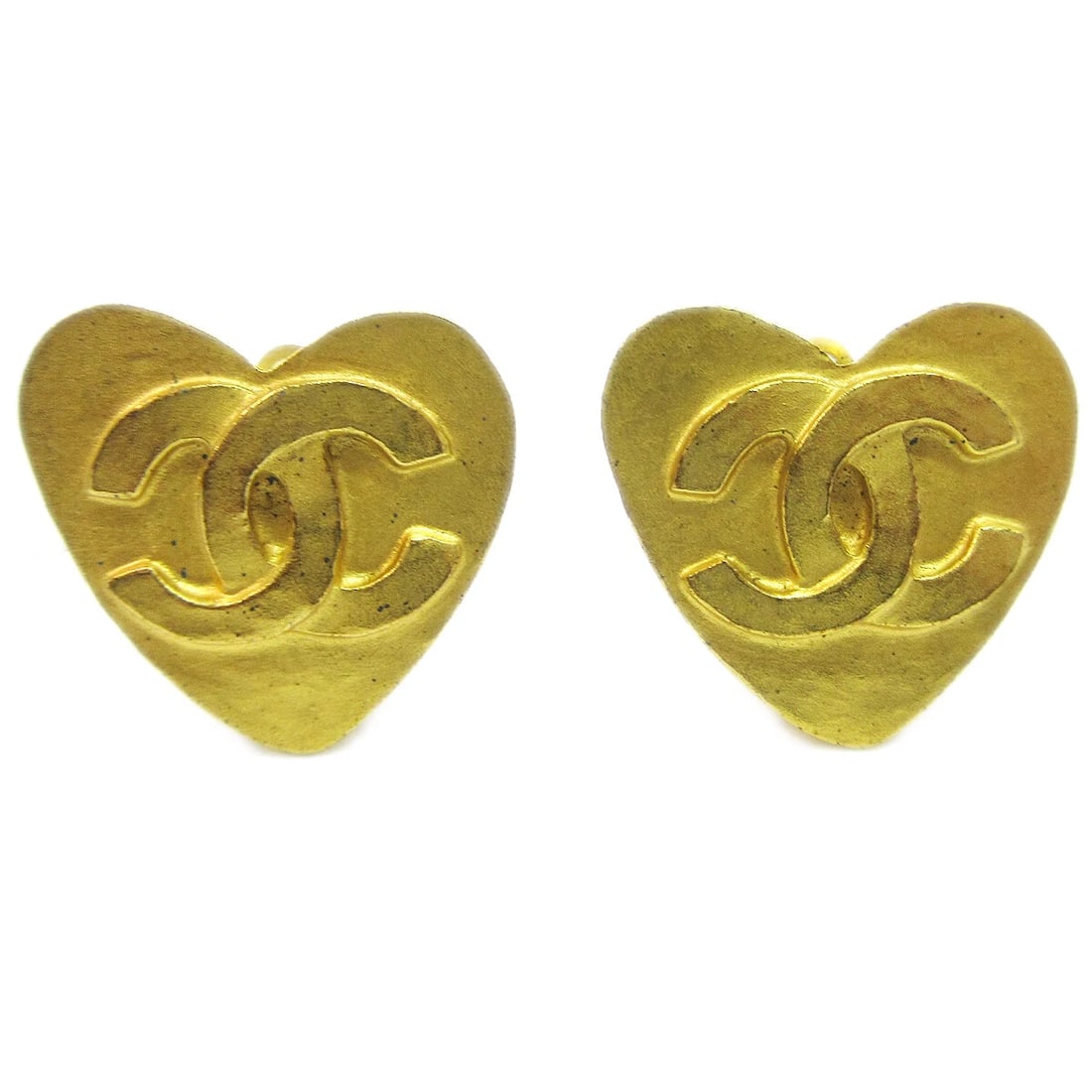 CHANEL GOLD HEART EARRINGS CLIP-ON: Chanel Gold Heart Earrings Clip-On Brand: Chanel Type/Style: Earrings Material: Gold Plated Color: gold Size: W 2.0 x H 2.0 cm Accessories: None Accessories Notice: When purchasing pre-own