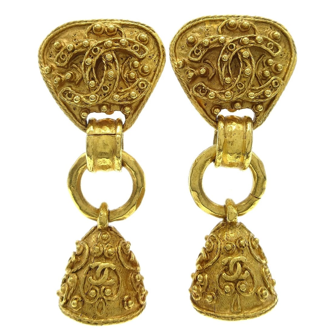 CHANEL GOLD BELL DANGLE EARRINGS CLIP-ON: Chanel Gold Bell Dangle Earrings Clip-On Brand: Chanel Type/Style: Earrings Material: Gold Plated Color: gold Size: W 2.5 x H 6.0 cm Accessories: None Accessories Notice: When purchasing pre-owned