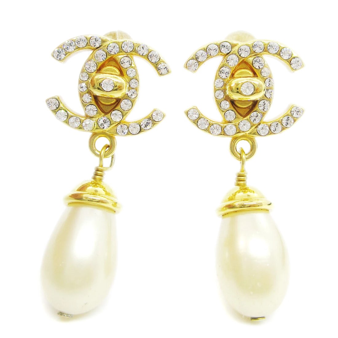 CHANEL RHINESTONE TURNLOCK ARTIFICIAL PEARL DANGLE EARRINGS CLIP-ON: Chanel Rhinestone Turnlock Artificial Pearl Dangle Earrings Clip-On Brand: Chanel Type/Style: Earrings Material: Gold Plated Rhinestone, Main Stone Pearl Color: gold Size: W 2.2 x H 5.0 cm Accesso