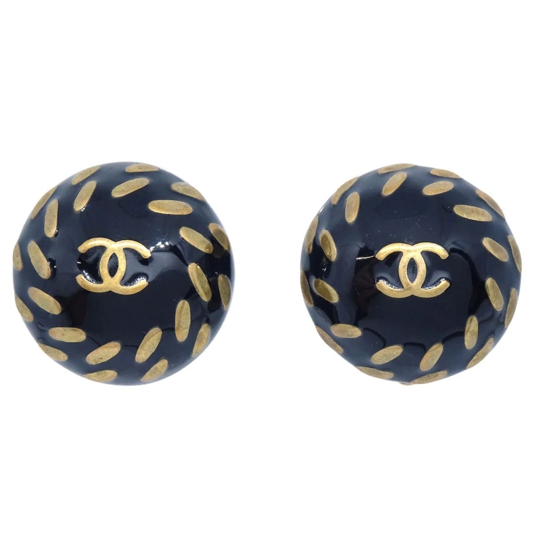 CHANEL BLACK GOLD BUTTON CLIP-ON EARRINGS: Chanel Black Gold Button Clip-On Earrings Brand: Chanel Type/Style: Earrings Material: Gold Plated Color: black + gold Size: Diameter : 2.4 cm Accessories: None Accessories Notice: When purchasing