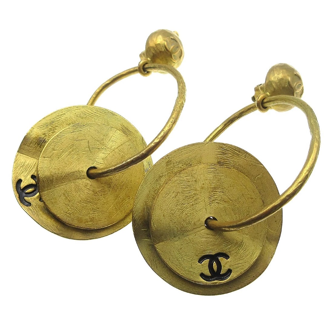 CHANEL GOLD DANGLE HOOP EARRINGS CLIP-ON: Chanel Gold Dangle Hoop Earrings Clip-On Brand: CHANEL Type/Style: Earrings Material: Gold Plated Color: gold Size: W 4.0 x H 7.0 cm Accessories: None Accessories Notice: When purchasing p