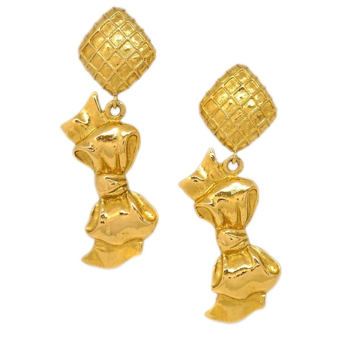 CHANEL GOLD BOW RHOMBUS DANGLE EARRINGS CLIP-ON: Chanel Gold Bow Rhombus Dangle Earrings Clip-On Brand: CHANEL Type/Style: Earrings Material: Gold Plated Color: gold Size: W 2.5 x H 6.9 cm Accessories: None Accessories Notice: When purch
