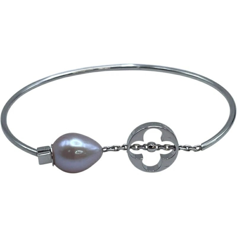 LOUIS VUITTON BRACELET MONOGRAM BRACELET WHITE GOLD 750: Louis Vuitton Bracelet Monogram Bracelet White Gold 750 Brand: Louis Vuitton Type/Style: Bracelet Material: 18K WG Color: WG Size: Size Arm circumference: Approximately 14cm Accessories: None