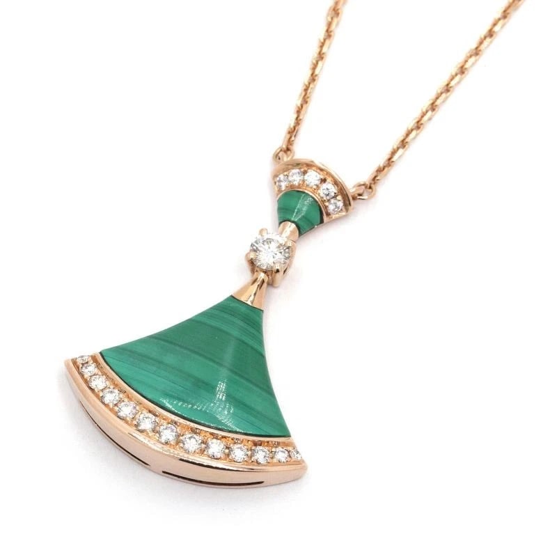 BVLGARI DIVA DREAM NECKLACE 18K PG MALACHITE DIAMOND: Bvlgari Diva Dream Necklace 18K PG malachite diamond Brand: Bvlgari Type/Style: Necklace Material: 18K PG, Main Stone Malachite Color: PG Size: Size Effective length 41cm/43cm Chain width 1.0mm Motif 