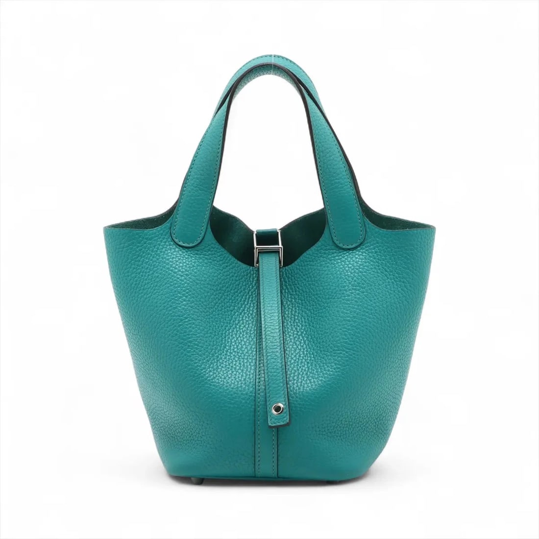 HERMES PICOTIN LOCK 18 PM TAURILLON CLEMENCE VEIL: Hermes Picotin Lock 18 PM Taurillon Clemence Veil Brand: Hermes Type/Style: Hand bag Material: Taurillon Clemence Color: Veil Verone Size: Height:7.3inchLength:7.3inchDepth:5.3inch Accessories: No
