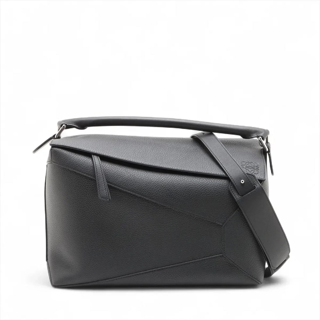 LOEWE PUZZLE LARGE LEATHER 2 WAY HANDBAG BLACK: Loewe Puzzle Large Leather 2 Way Handbag Black Brand: Loewe Type/Style: Hand bag Material: Leather Color: Black Size: Height:8.7inchLength:13.0inchDepth:5.5inch Accessories: None Accessori