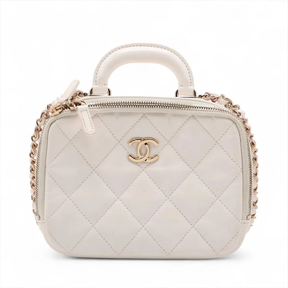 CHANEL MATELASSE LEATHER 2 WAY SHOULDER BAG WHITE: Chanel Matelasse Leather 2 Way Shoulder Bag White Brand: Chanel Type/Style: Shoulder bag Material: Leather Color: White Size: Height:5.1inchLength:7.1inchDepth:2.2inch Accessories: None Ac