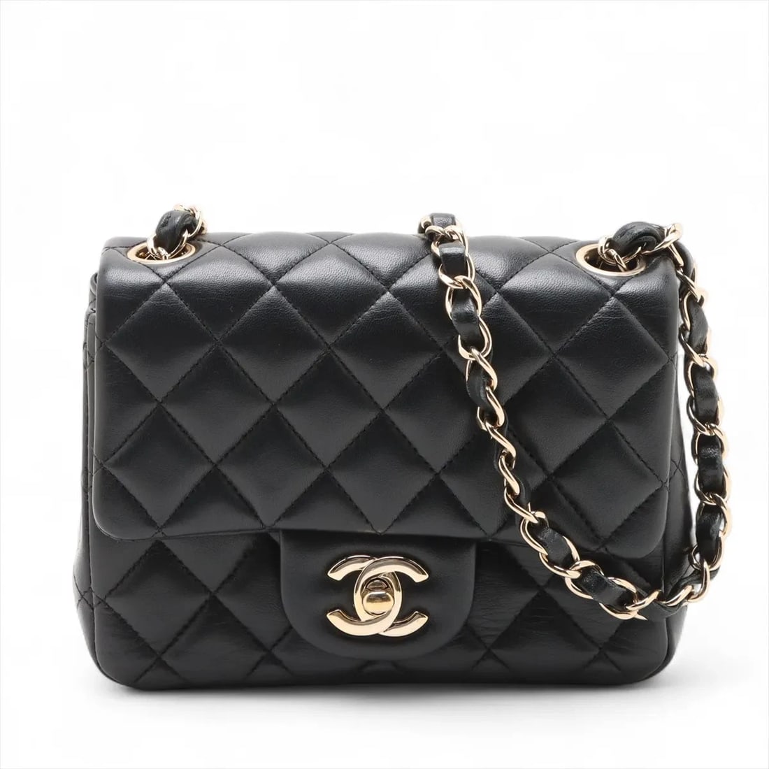 CHANEL MINIMATRASSE 17 LAMBSKIN SINGLE FLAP SINGLE CHAIN BAG: Chanel Minimatrasse 17 Lambskin Single Flap Single Chain Bag Brand: Chanel Type/Style: Shoulder bag Material: Lambskin Color: Black Size: Height:4.9inchLength:6.5inchDepth:2.8inch Accessories: Non