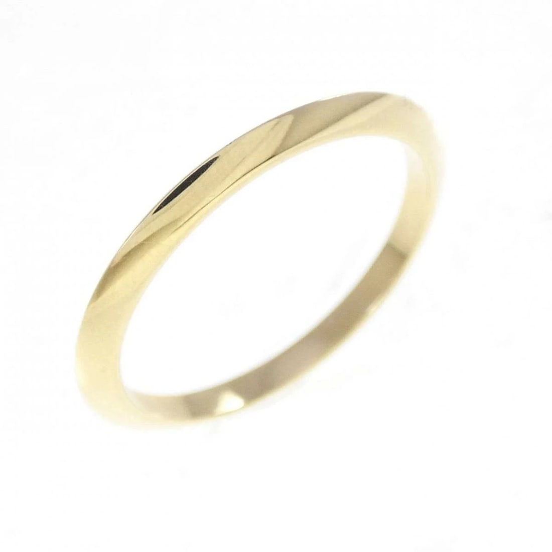 TIFFANY BAND RING 750 YELLOW GOLD: Tiffany Band Ring 750 Yellow Gold Brand: Tiffany & Co. Type/Style: Ring Material: 750 Yellow Gold Color: yellow gold Size: US 6.25 Accessories: None Accessories Notice: When purchasing pre-owned
