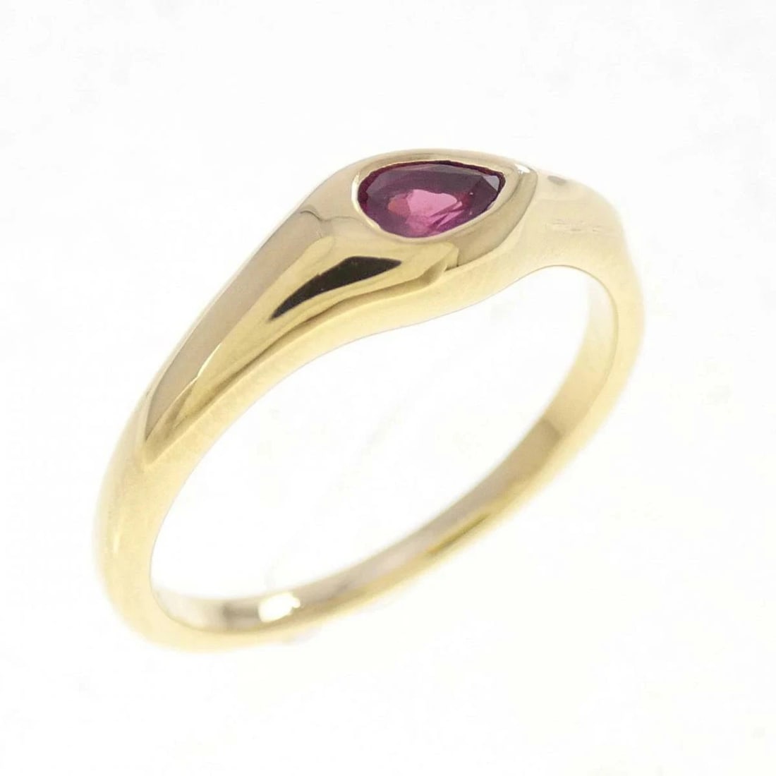 TIFFANY RUBY GOLD RING: Tiffany Ruby Gold Ring Brand: Tiffany & Co. Type/Style: Ring Material: 750 Yellow Gold Color: yellow gold Size: US 5 Accessories: None Accessories Notice: When purchasing pre-owned goods,
