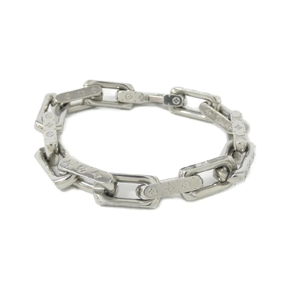 LOUIS VUITTON MONOGRAM CHAIN BRACELET SILVER: Louis Vuitton Monogram Chain Bracelet Silver Brand: Louis Vuitton Type/Style: Bracelet Material: Silver-tone Color: Silver Size: Length 9.1 in, Width 0.4 in Accessories: None Accessories N
