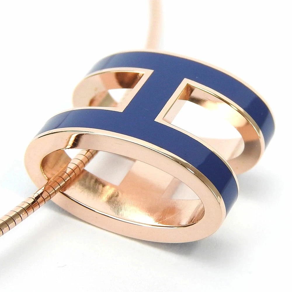 HERMESR NECKLACE, 925 SILVER, PINK GOLD PLATED, NAVY: Hermesr Necklace, 925 Silver, Pink Gold Plated, Navy Brand: Hermes Type/Style: Necklace Material: Silver 925 Color: Pink Gold, Navy Size: Length: 16.9 in, Pendant: 0.6 in x 0.5 in Accessories: Non