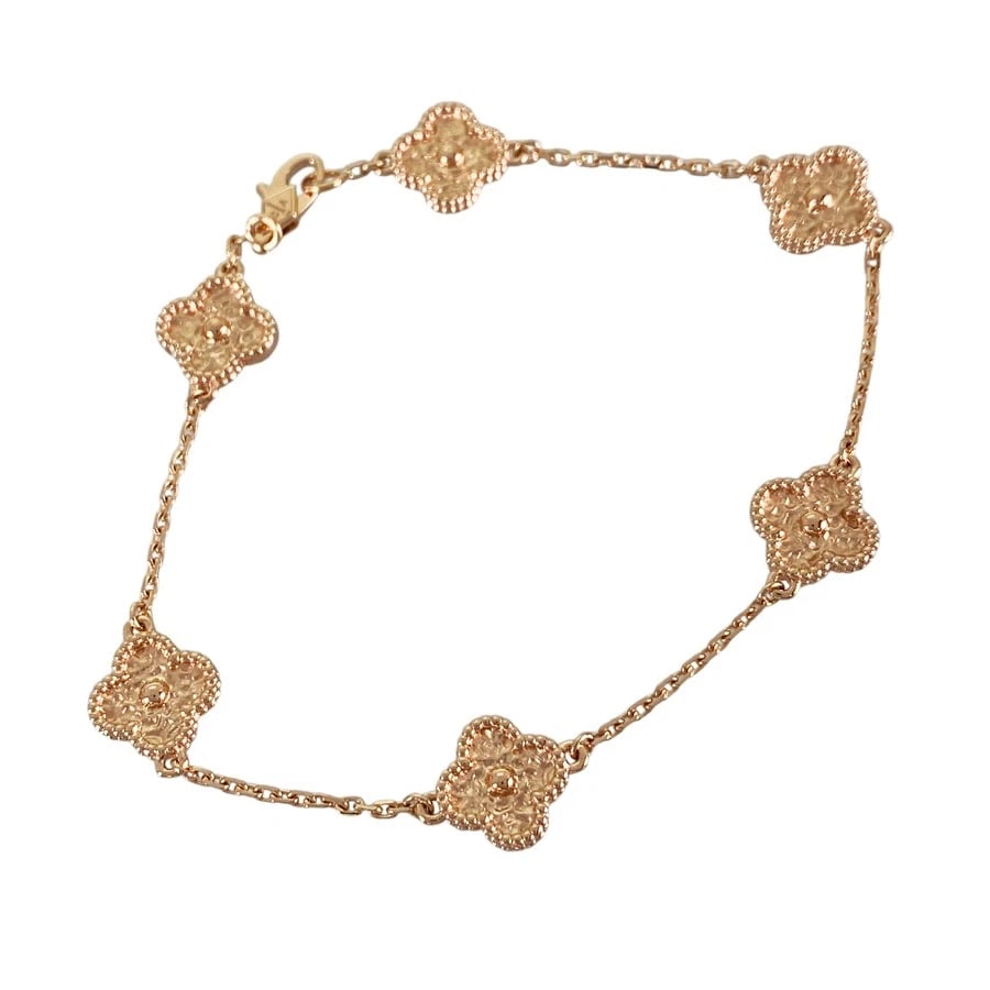 VAN CLEEF & ARPELS SWEET ALHAMBRA 6 MOTIFS ROSE GOLD BRACELET: Van Cleef & Arpels Sweet Alhambra 6 motifs Rose gold Bracelet Brand: Van Cleef & Arpels Type/Style: Bracelet Material: 18K Rose Gold Color: Rose Gold Size: Motif size:9.2mm?9.2mm Wrist Size:17cm