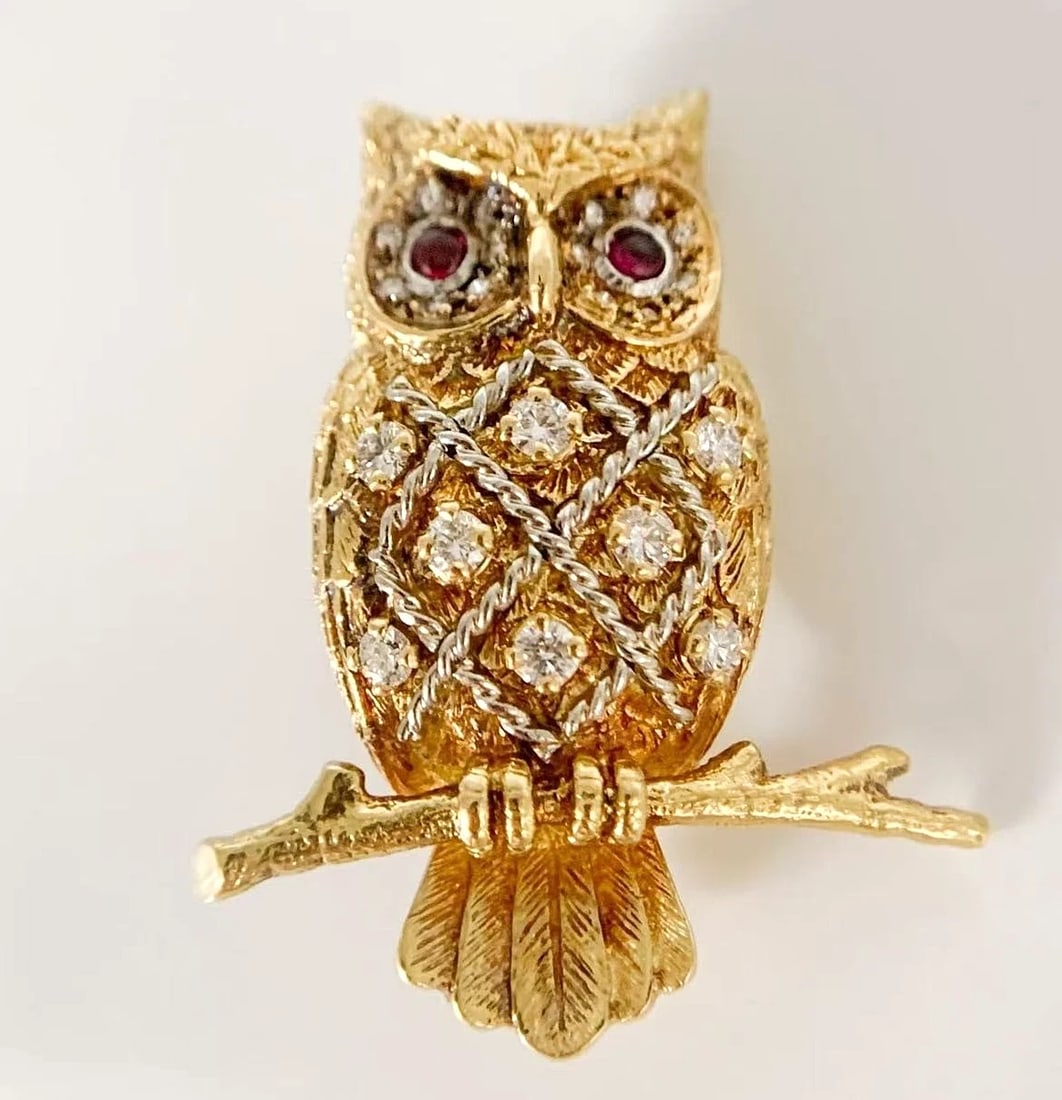 E. WOLFE & CO 18K YELLOW GOLD RUBY EYES DIAMOND OWL BROOCH (1 of 5)