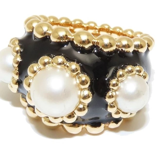 CHANEL PEARL THREE SYMBOL RING YELLOW GOLD: CHANEL Pearl Three Symbol Ring Yellow Gold Brand: Chanel Type/Style: Rings Material: 18k Yellow Gold Color: Black,Yellow Gold Size: US6.5-7 Accessories: None Accessories Notice: When purch