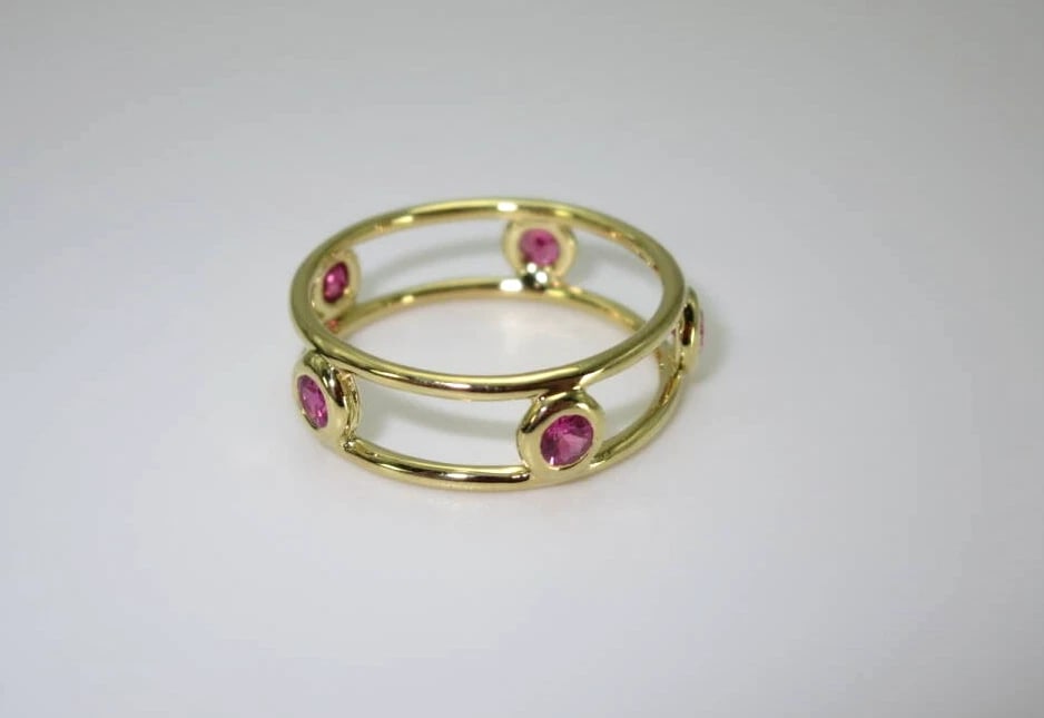 TIFFANY & CO. ELSA PERETTI DOUBLE WIRE RUBY 18K YELLOW GOLD COLOR YARD RING: Tiffany & Co. Elsa Peretti Double Wire Ruby 18k Yellow Gold Color Yard Ring Brand: Tiffany & Co. Type/Style: Ring Material: 18k Yellow Gold, Main Stone Natural Color: Yellow Size: US 5.25 Accessor
