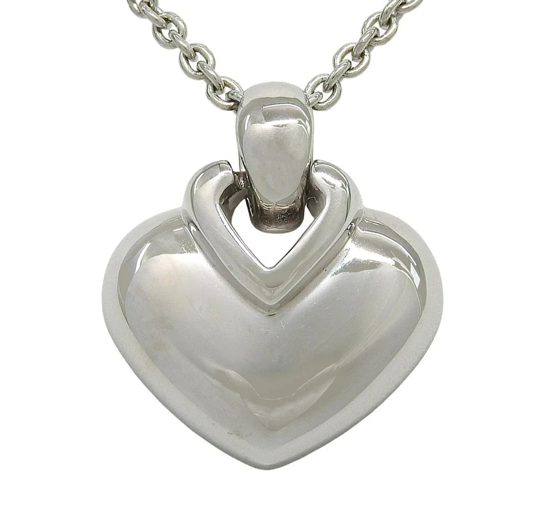 BVLGARI BULGARI DOPPIO CUORE 18K WHITE GOLD CHUNKY HEART NECKLACE PENDANT: Bvlgari Bulgari Doppio Cuore 18k White Gold Chunky Heart Necklace Pendant Brand: Bvlgari Type/Style: Necklace Material: 18k White Gold Color: White Size: Chain Length: Approx. 40.5 cm / 15.9 in Pendan