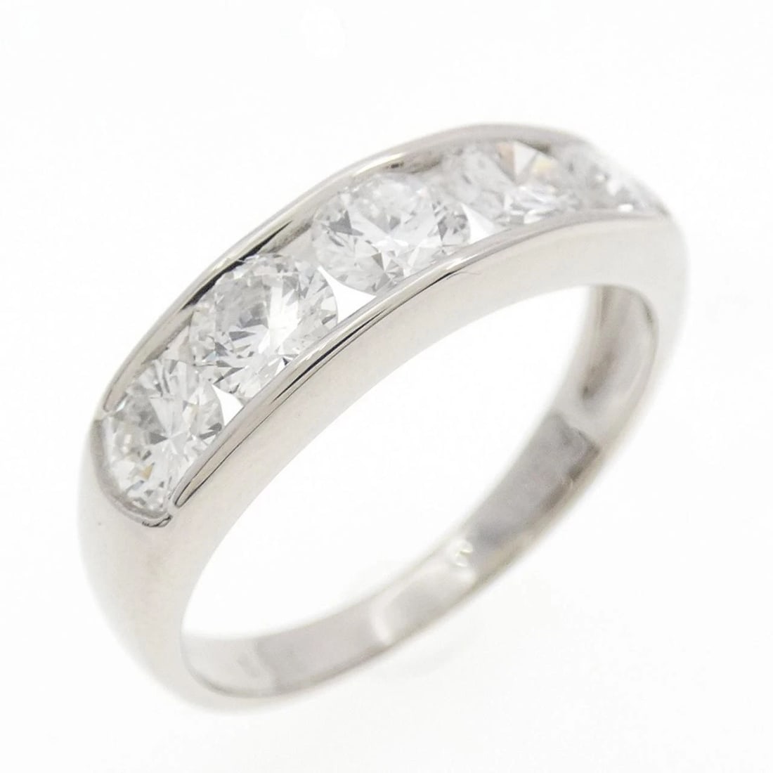 PT900 DIAMOND RING: PT900 Diamond Ring Brand: Unbranded Type/Style: Diamond Ring Material: PT900, Color: Silver Size: US 5 1/2 Accessories: None Accessories Notice: When purchasing pre-owned goods, please refer to the