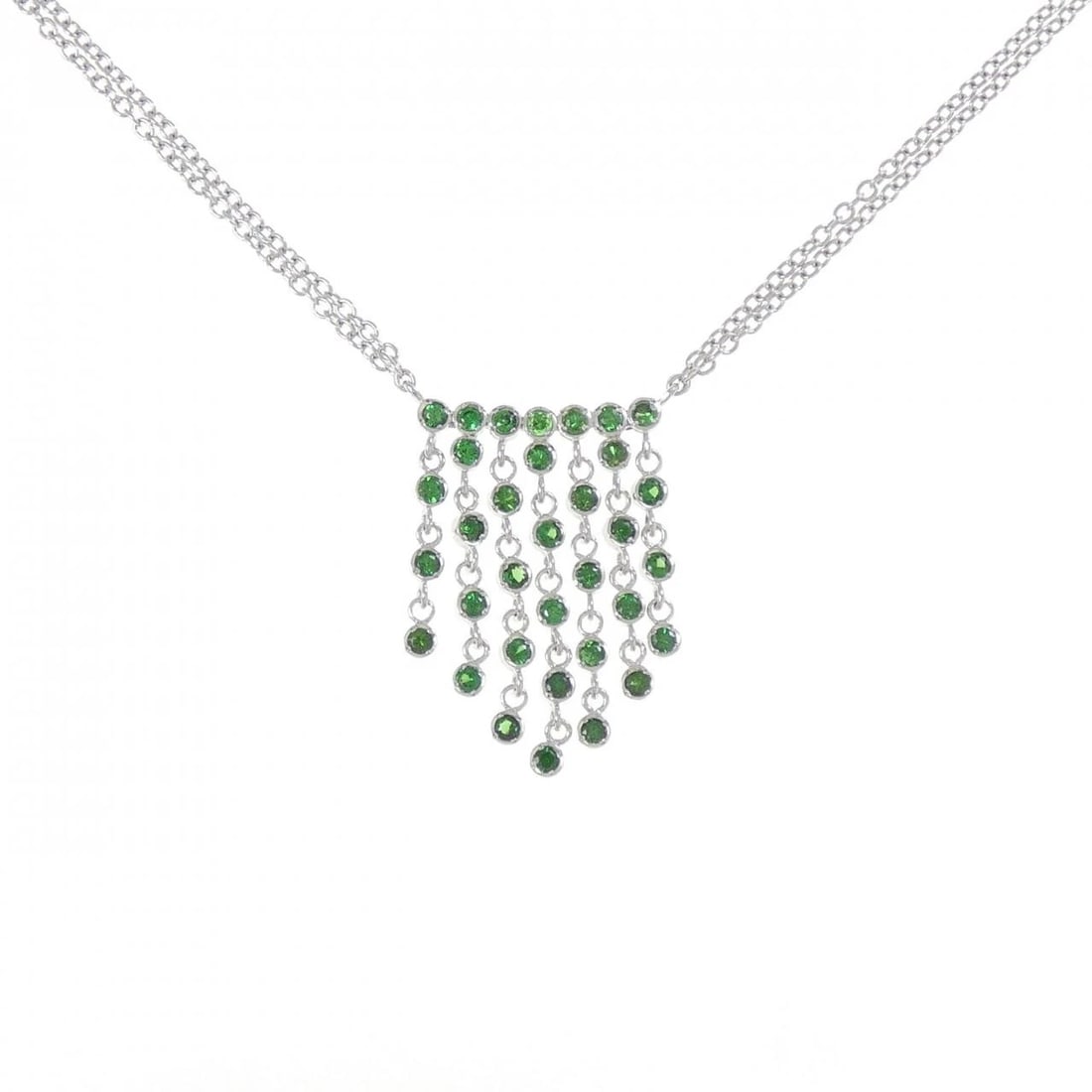 750WG GREEN GARNET NECKLACE: 750WG Green Garnet Necklace Brand: Unbranded Type/Style: Garnet Necklace Material: 750WG, Main Stone/Creation Garnet Color: White gold Size: Actual Size Pendant length approx. x width approx.: