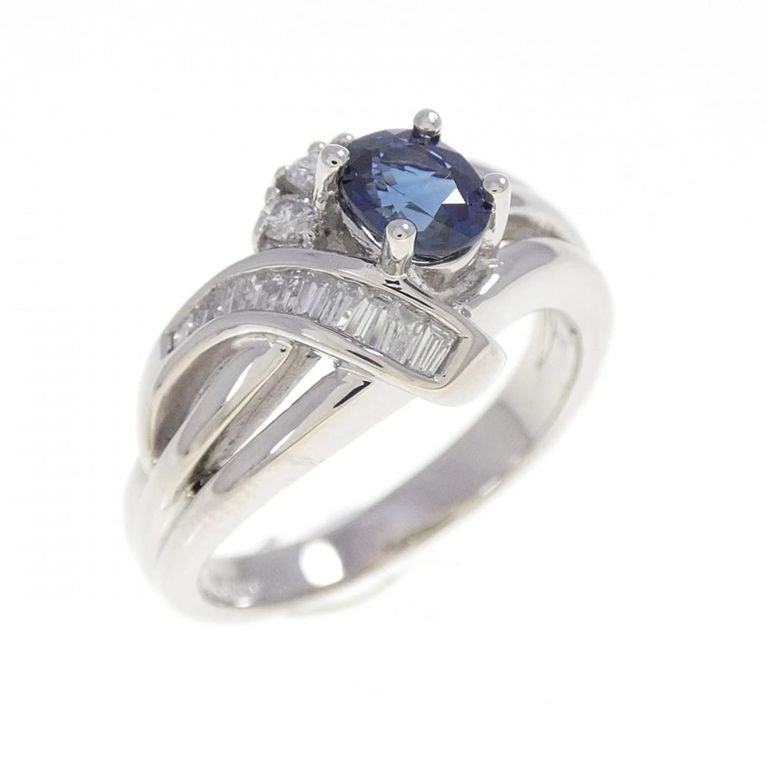 PT900 SAPPHIRE RING: PT900 Sapphire Ring Brand: Unbranded Type/Style: Sapphire Ring Material: PT900, Main Stone/Creation Sapphire Secondary stone Diamond Color: silver Size: US 5 Accessories: None Accessories Notice: