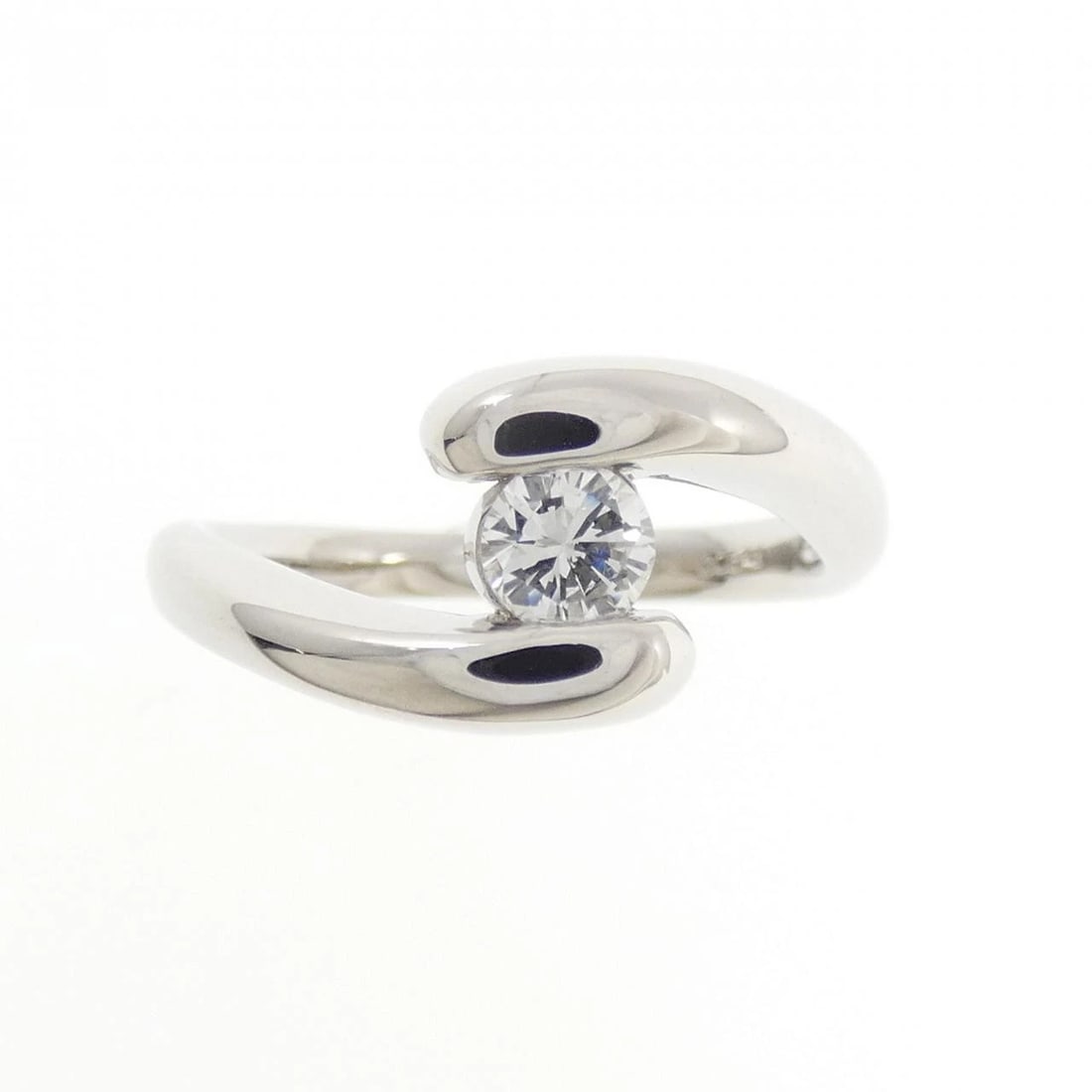 PT900 DIAMOND RING: PT900 Diamond Ring Brand: Unbranded Type/Style: Diamond Ring Material: Platinum900, Color: Silver Size: US 5 3/4 Accessories: None Accessories Notice: When purchasing pre-owned goods, plea