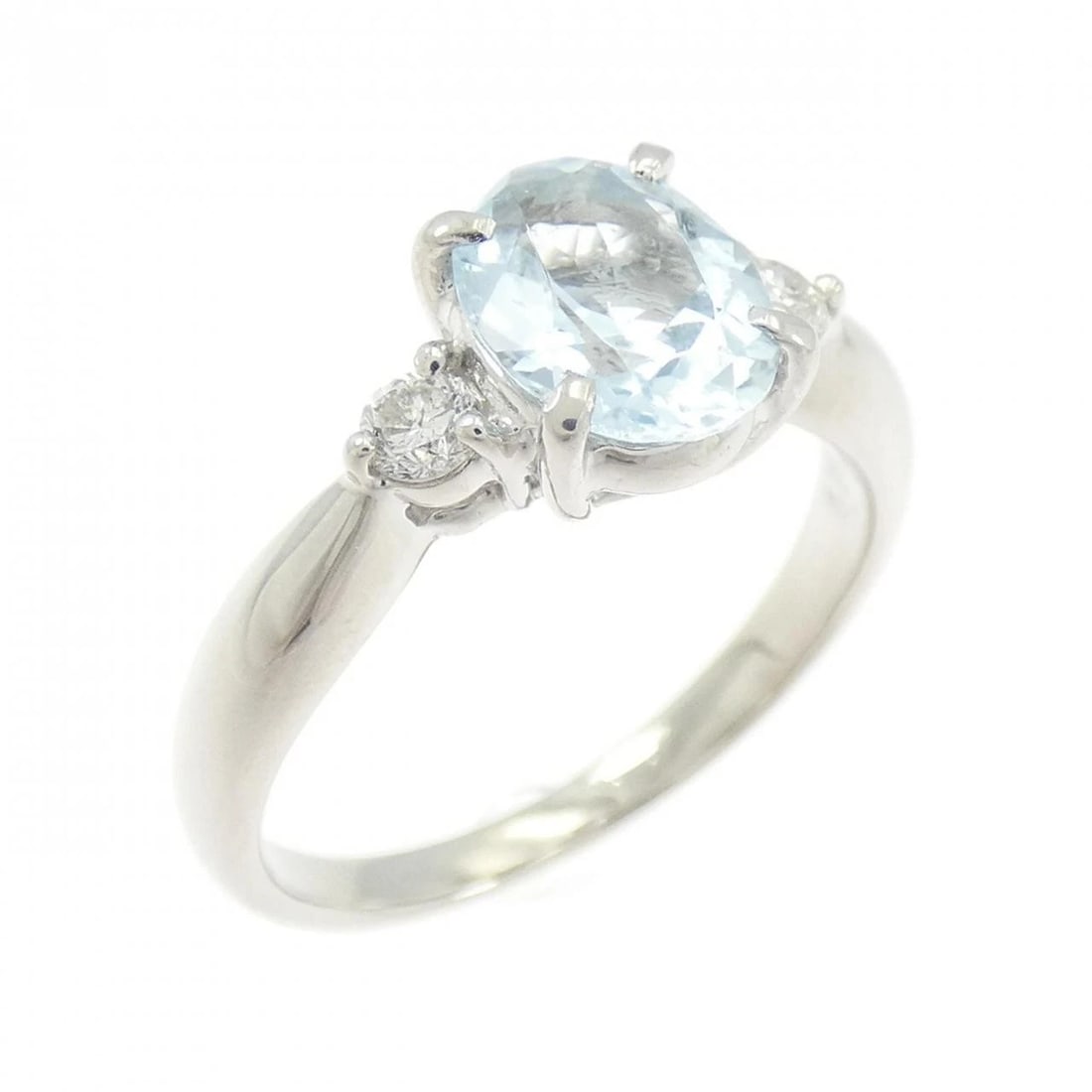 PT900 AQUAMARINE RING: PT900 Aquamarine Ring Brand: Unbranded Type/Style: Ring Material: PT900, Main Stone/Creation Aquamarine Secondary Stone Diamond Color: silver Size: US 5 1/2 Accessories: None Accessories Notice: When