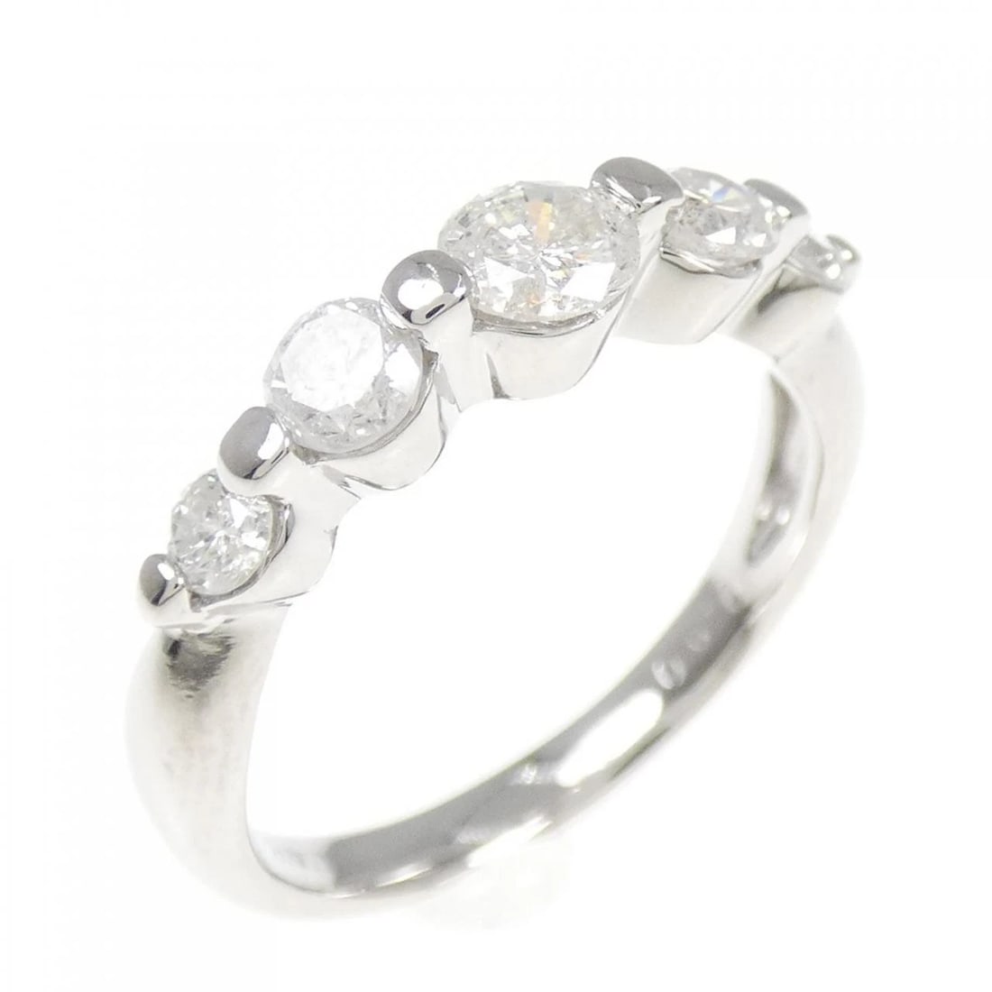 PT DIAMOND RING: PT Diamond Ring Brand: Unbranded Type/Style: Diamond Ring Material: Platinum, Main Stone/Creation Natural Color: Platinum Size: US 6 3/4 Accessories: None Accessories Notice: When purchasi