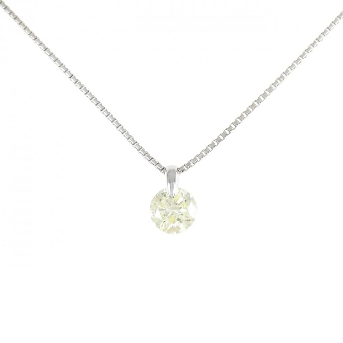 K18WG SOLITAIRE DIAMOND NECKLACE: K18WG Solitaire Diamond Necklace Brand: Unbranded Type/Style: Diamond Necklace Material: K18 white gold, Color: White Gold Size: 45cmActual Size Pendant length approx. x width approx.: 10.1mmx6.5mm