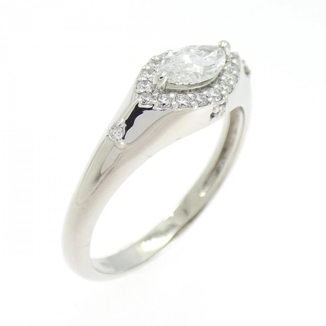 PT950 DIAMOND RING: PT950 Diamond Ring Brand: Unbranded Type/Style: Diamond Ring Material: PT950, Color: Silver Size: US 7 1/4 Accessories: None Accessories Notice: When purchasing pre-owned goods, please refer to the
