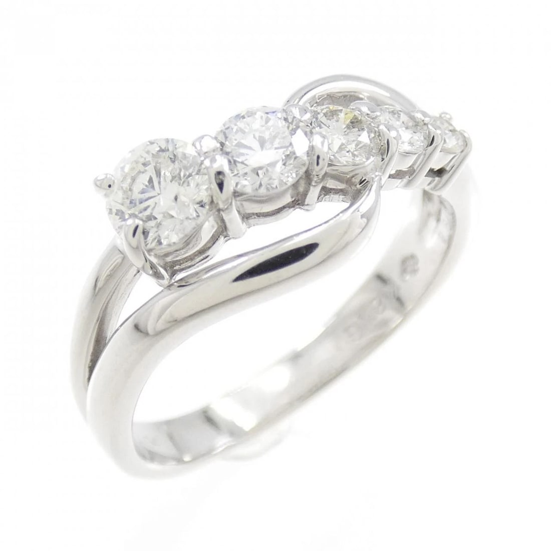 K18WG DIAMOND RING: K18WG Diamond Ring Brand: Unbranded Type/Style: Diamond ring Material: K18WG, Color: White gold Size: US 5 Accessories: None Accessories Notice: When purchasing pre-owned goods, please refer to the