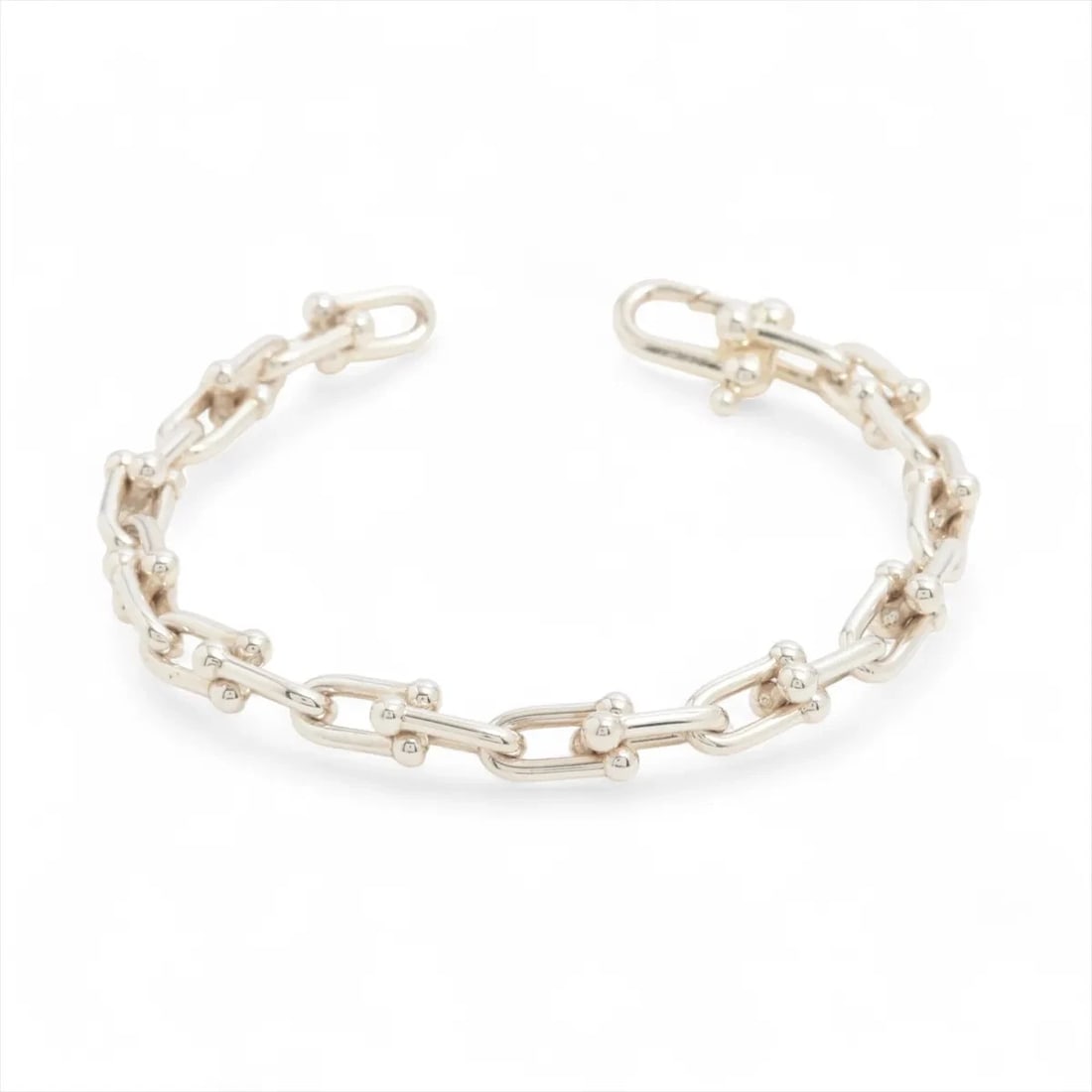 TIFFANY HARDWARE SMALL LINK BRACEL SILVER: Tiffany Hardware small link Bracel Silver Brand: Tiffany Type/Style: Bracelet Material: 925 Color: Silver Size: Bracelet length:15cm Accessories: None Accessories Notice: When purchasing p