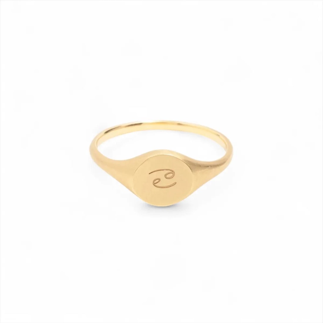 ETE RING K18(YG): ete Ring K18(YG) Brand: ete Type/Style: Ring Material: K18(YG) Color: Yellow Gold Size: 7.25 US Accessories: None Accessories Notice: When purchasing pre-owned goods, please refer to the photos of