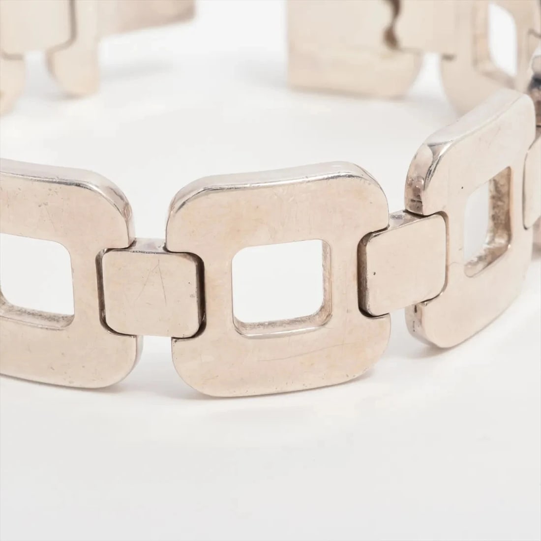 HERMES HERA BRACELET 925 SILVER: Hermes Hera Bracelet 925 Silver Brand: Hermes Type/Style: Bracelet Material: 925 Color: Silver Size: Bracelet length:16.5cm Accessories: None Accessories Notice: When purchasing pre-owned goods,