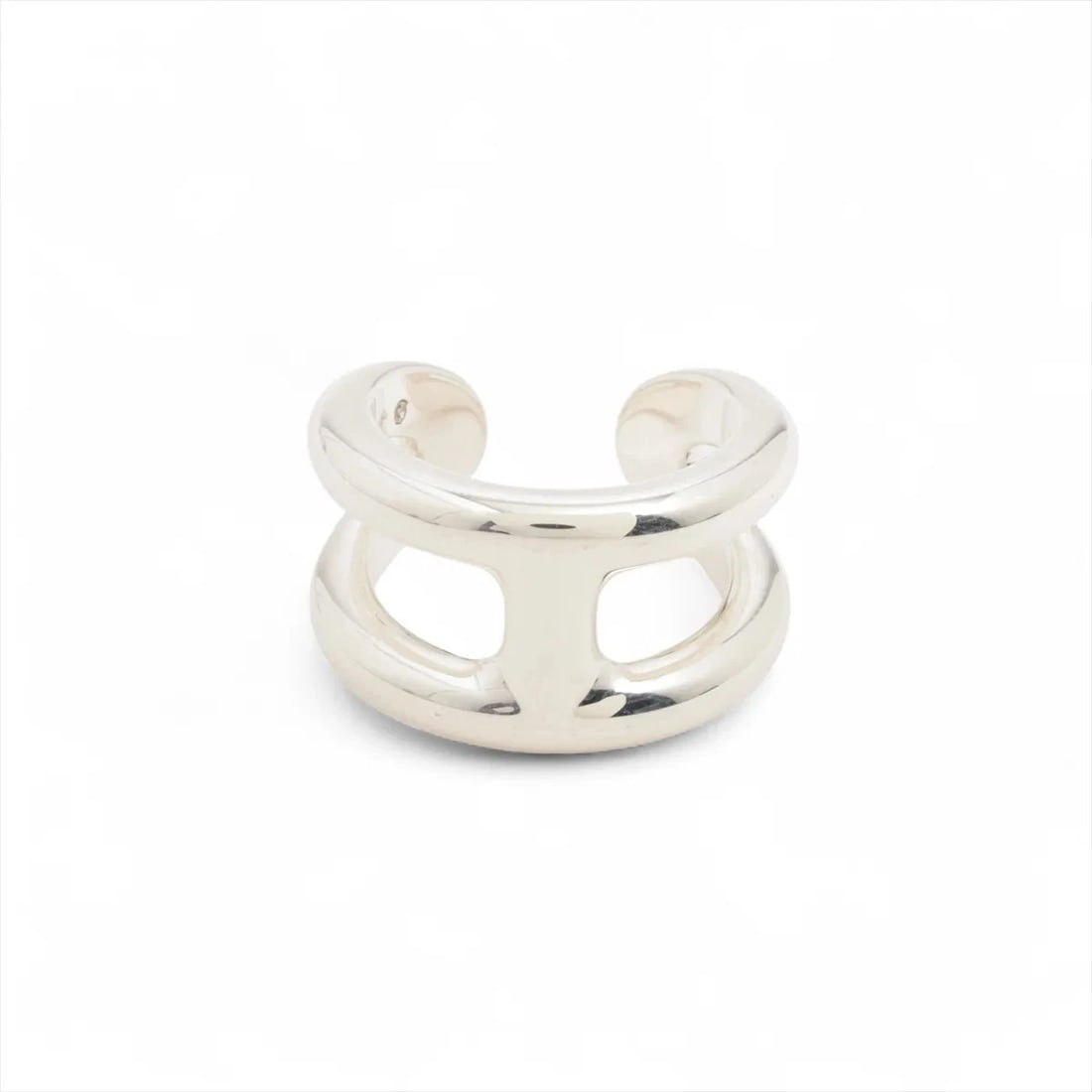 HERMES OSMOZ PM RING: Hermes Osmoz PM Ring Brand: Hermes Type/Style: Ring Material: 925 Color: Silver Size: 6.25 - 6.5 US Accessories: None Accessories Notice: When purchasing pre-owned goods, please refer to the photos