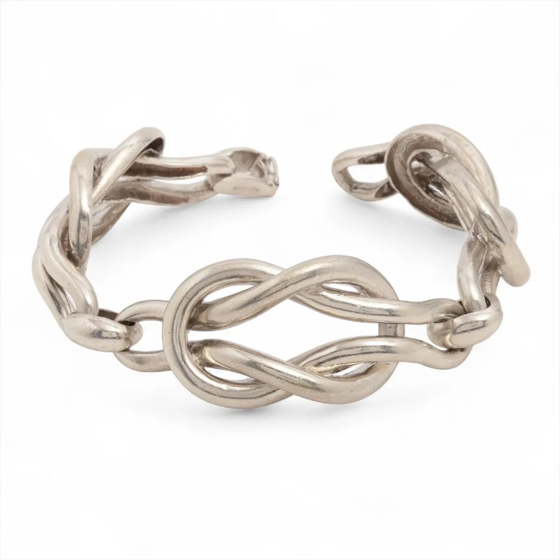 HERMES ANCHOR BRACELET SILVER CRAB ENGRAVING: Hermes Anchor Bracelet Silver crab engraving Brand: Hermes Type/Style: Bracelet Material: SV800 Color: Silver Size: Bracelet length:19.5cm Accessories: None Accessories Notice: When purchasing