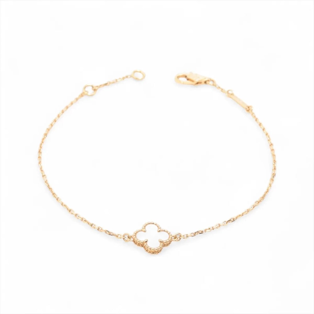 VAN CLEEF & ARPELS BRACELET 750(YG): Van Cleef & Arpels Bracelet 750(YG) Brand: Van Cleef & Arpels Type/Style: Bracelet Material: 750(YG) Color: Yellow Gold Size: Bracelet length:17.9cm Accessories: None Accessories Notice: W