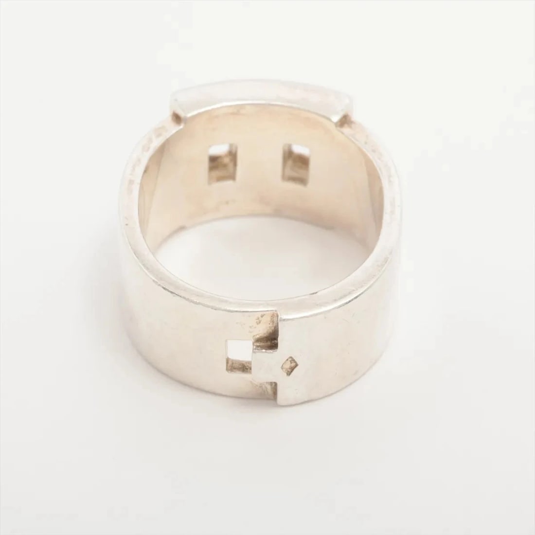 HERMES HERCULES RING: Hermes Hercules Ring Brand: Hermes Type/Style: Ring Material: 925 Color: Silver Size: 5.25 US Accessories: None Accessories Notice: When purchasing pre-owned goods, please refer to the photos of the