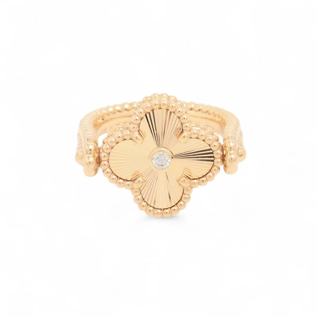 VAN CLEEF & ARPELS DIAMOND RING 750(YG): Van Cleef & Arpels diamond Ring 750(YG) Brand: Van Cleef & Arpels Type/Style: Ring Material: 750(YG) Color: Yellow Gold Size: 5.5 - 5.75 US Accessories: None Accessories Notice: When purch