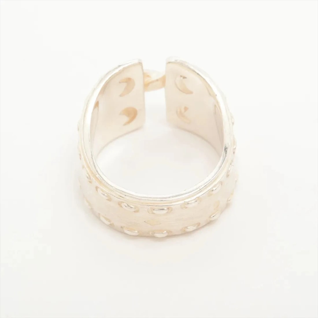 HERMES MEXICO RING: Hermes Mexico Ring Brand: Hermes Type/Style: Ring Material: 925 Color: Silver Size: 4 US Accessories: None Accessories Notice: When purchasing pre-owned goods, please refer to the photos of