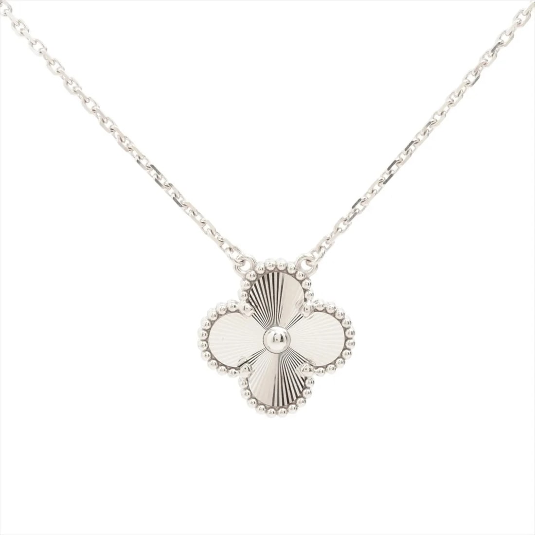 VAN CLEEF & ARPELS NECKLACE 750(WG): Van Cleef & Arpels Necklace 750(WG) Brand: Van Cleef & Arpels Type/Style: Necklace Material: 750(WG) Color: White Gold Size: Chain length:42.2cm Accessories: None Accessories Notice: When purchasing