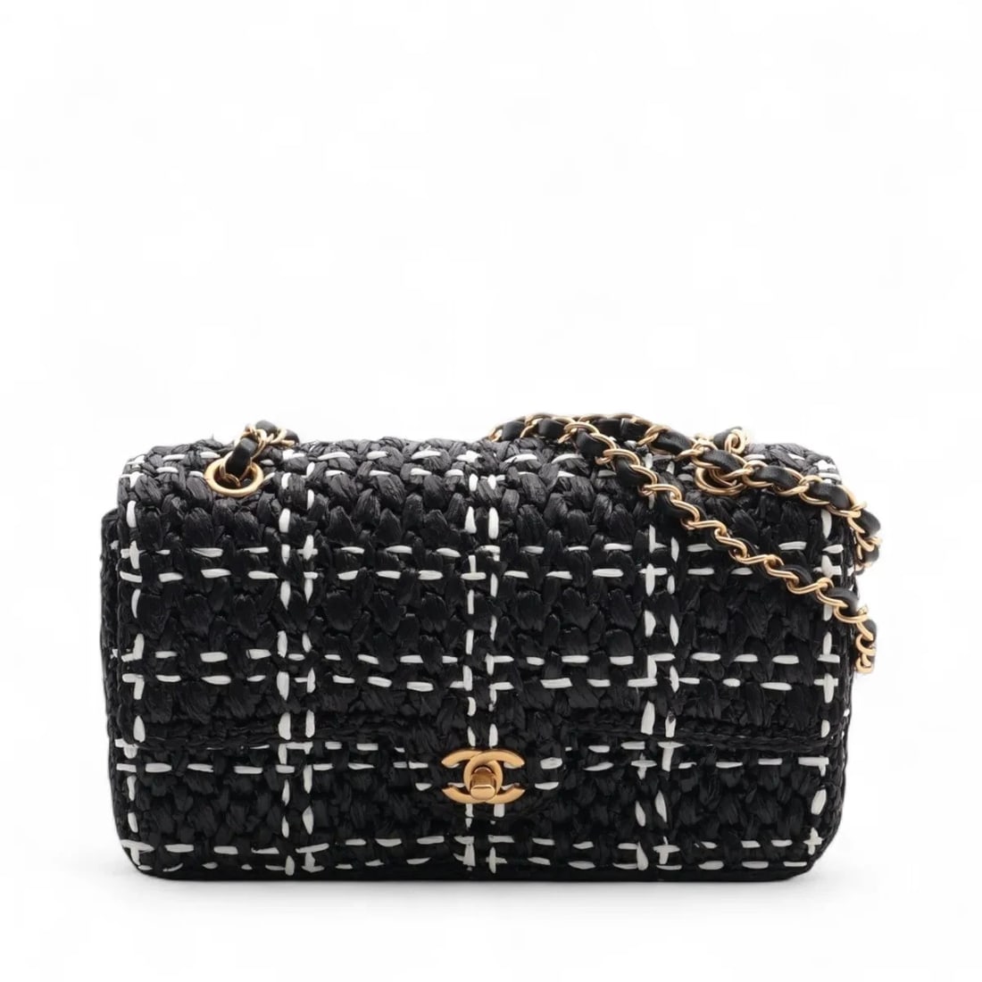 CHANEL COCO MARK RAFFIA X LEATHER CHAIN BAG BLACK ? WHITE: Chanel Coco Mark Raffia x leather Chain Bag Black ? White Brand: Chanel Type/Style: Shoulder bag Material: Raffia x leather Color: Black ? White Size: Height:5.9inchLength:9.6inchDepth:2.6inch Acc
