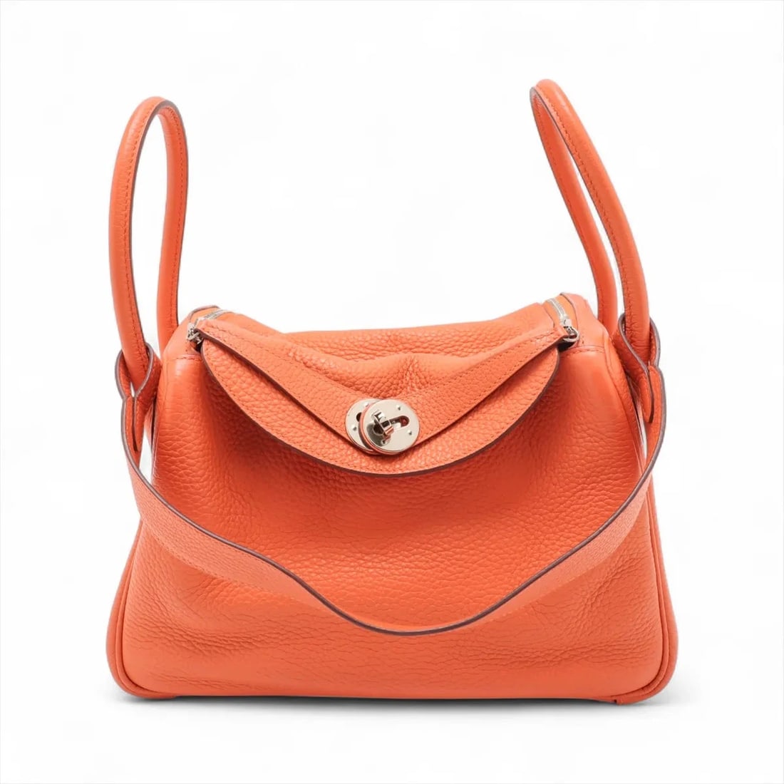 HERMES LINDY 26 TAURILLON CLEMENCE ORANGE SILVER: Hermes Lindy 26 Taurillon Clemence Orange Silver Brand: Hermes Type/Style: Shoulder bag Material: Taurillon Clemence Color: Orange Size: Height:6.7inchLength:10.0inchDepth:5.3inch Accessories: Non
