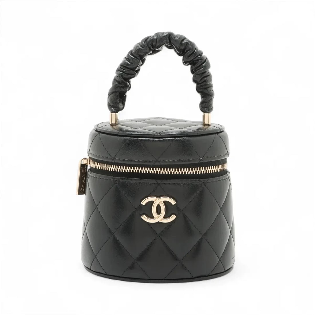 CHANEL MATELASSE LAMBSKIN HAND BAG VANITY BLACK: Chanel Matelasse Lambskin Hand bag Vanity Black Brand: Chanel Type/Style: Hand bag Material: Lambskin Color: Black Size: Height:4.3inchLength:4.3inchDepth:3.7inch Accessories: None Accesso
