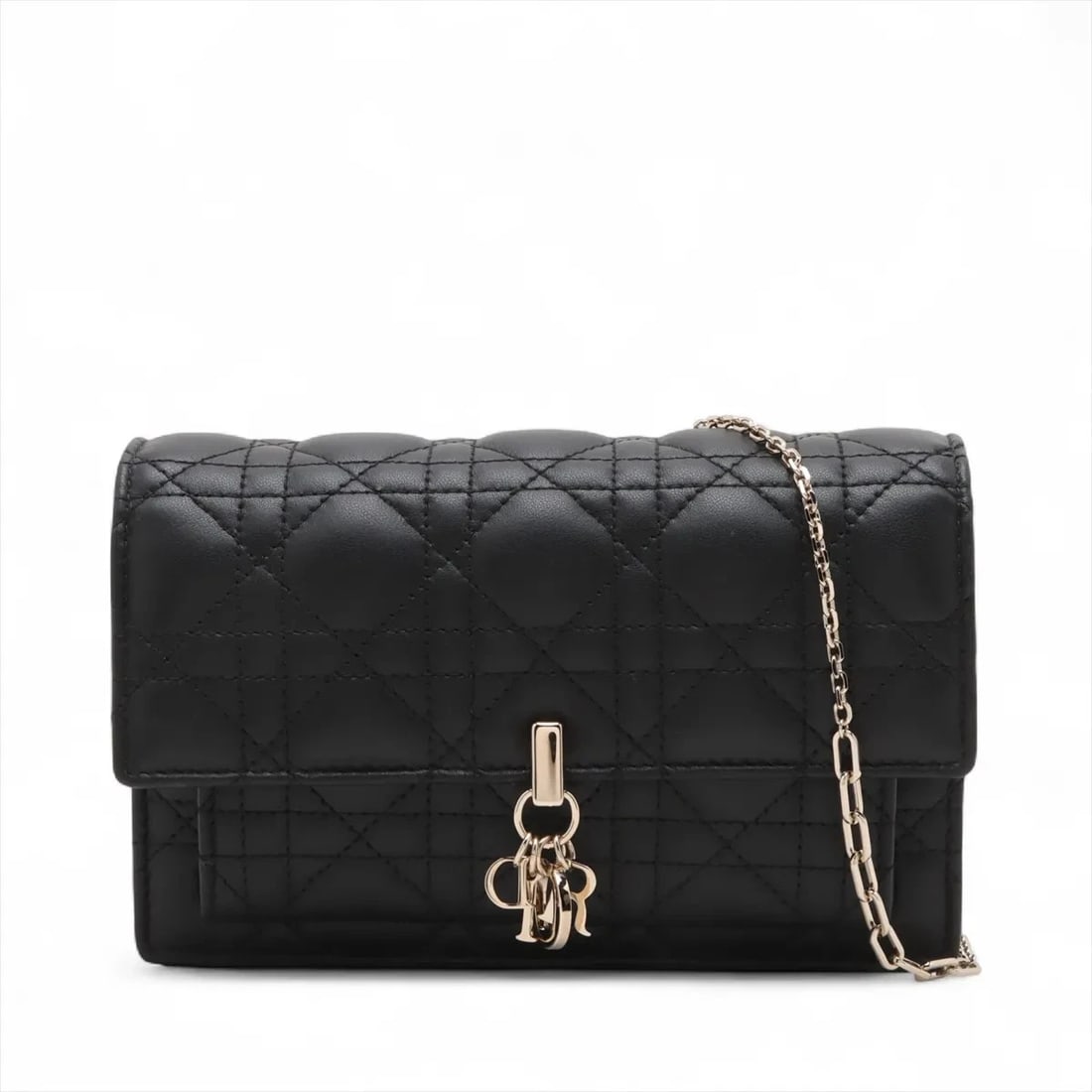 CHRISTIAN DIOR CANNAGE DAILY CHAIN POUCH LEATHER CHAIN SHOULDER BAG: Christian Dior Cannage daily chain pouch Leather Chain Shoulder Bag Brand: Christian Dior Type/Style: Shoulder bag Material: Leather Color: Black Size: Height:4.9inchLength:7.7inchDepth:1.6inch Ac